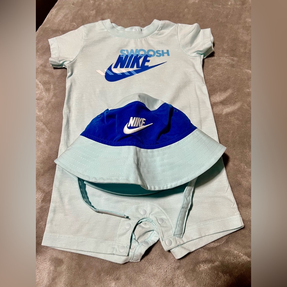 Unisex Nike dress with hat